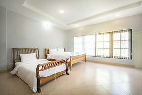 Ivy Cottage by Qiu Hotel