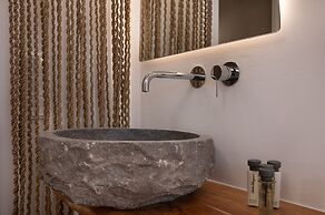 Kosmitis Suites & Villas