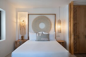 Kosmitis Suites & Villas