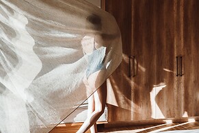 Kosmitis Suites & Villas