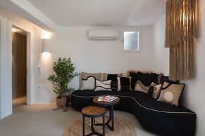 Kosmitis Suites & Villas