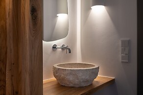 Kosmitis Suites & Villas