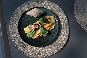 Kosmitis Suites & Villas