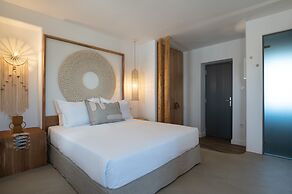 Kosmitis Suites & Villas