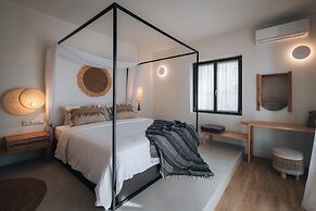 Kosmitis Suites & Villas