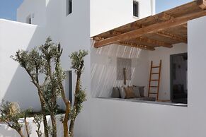 Kosmitis Suites & Villas