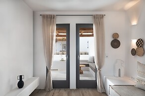 Kosmitis Suites & Villas