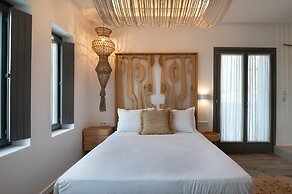 Kosmitis Suites & Villas