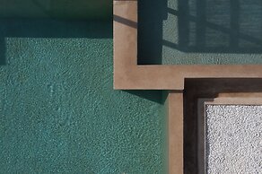 Kosmitis Suites & Villas