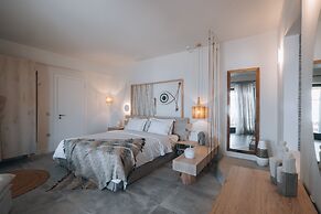 Kosmitis Suites & Villas