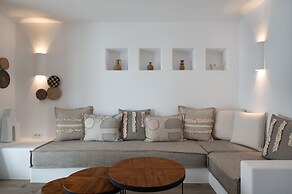 Kosmitis Suites & Villas