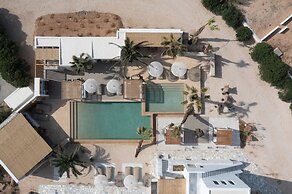 Kosmitis Suites & Villas