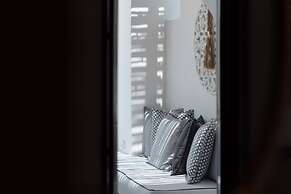 Kosmitis Suites & Villas