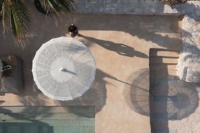 Kosmitis Suites & Villas