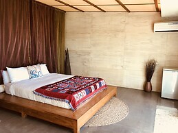 Daban Six Guest House