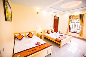 Dong Den Hotel