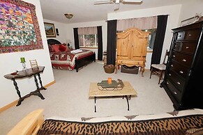 1884 Bakersfield 5 Bedroom Home by RedAwning