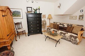 1884 Bakersfield 5 Bedroom Home by RedAwning