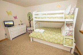 1884 Bakersfield 5 Bedroom Home by RedAwning