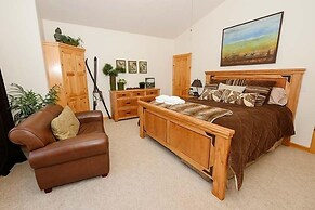 1884 Bakersfield 5 Bedroom Home by RedAwning