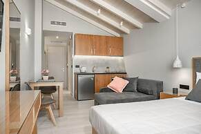 Alektor Studios & Apartments