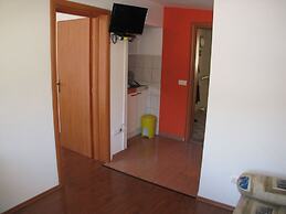 Apartments Miljak