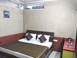 Hotel Jinendra Palace