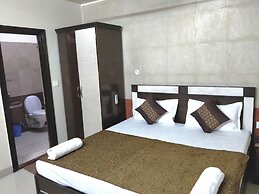 Hotel Jinendra Palace