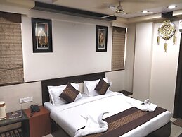 Hotel Jinendra Palace