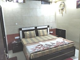 Hotel Jinendra Palace