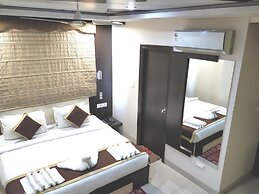 Hotel Jinendra Palace