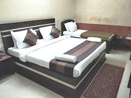 Hotel Jinendra Palace