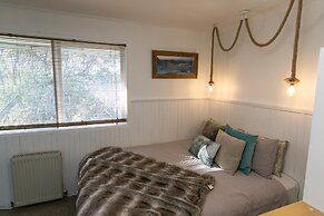 Feathertop Alpine Lodge