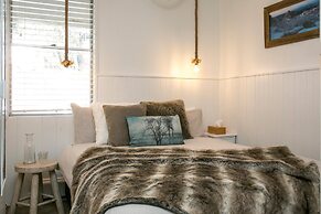 Feathertop Alpine Lodge