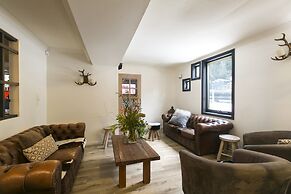 Feathertop Alpine Lodge