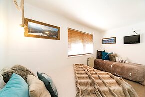 Feathertop Alpine Lodge