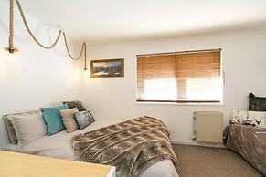 Feathertop Alpine Lodge