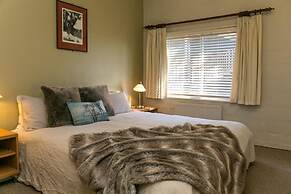 Feathertop Alpine Lodge