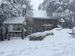 Feathertop Alpine Lodge