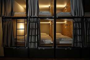 Sleepbox Hotel - Hostel
