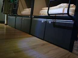 Sleepbox Hotel - Hostel