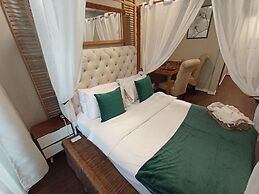 The Staycation - Boutique rooms