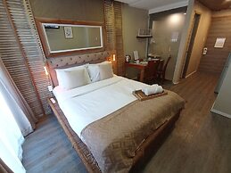 The Staycation - Boutique rooms