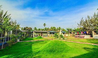 Treebo Lands End Beach Resort Morjim