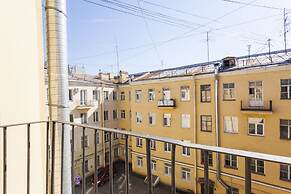 RentalSPb white on Rubinsteina