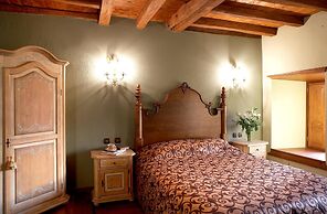 Kokkino Spiti Boutique Hotel