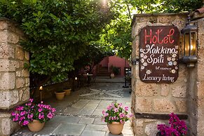 Kokkino Spiti Boutique Hotel