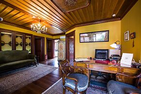 Kokkino Spiti Boutique Hotel