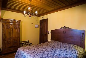 Kokkino Spiti Boutique Hotel