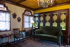 Kokkino Spiti Boutique Hotel